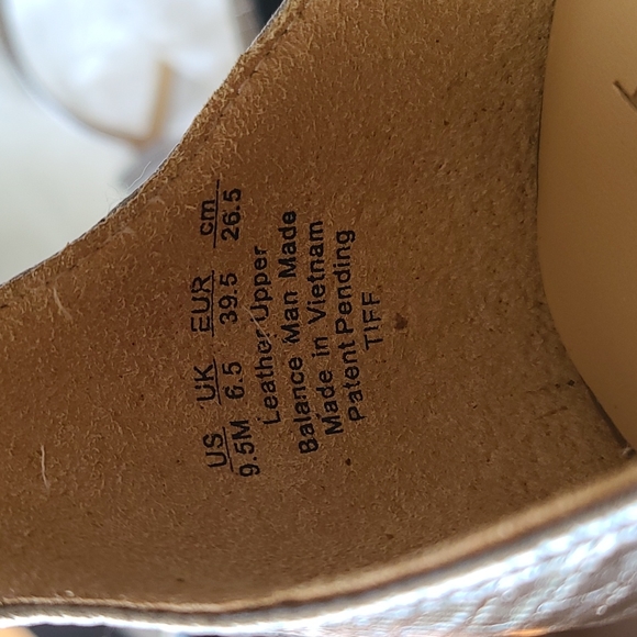 Naturalizer Heels - Picture 6 of 7